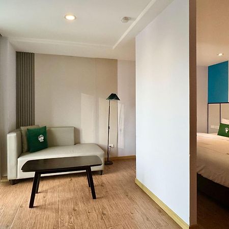Pentafield City Residence Bangkok Buitenkant foto
